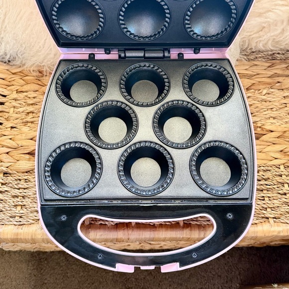 Babycakes Pink Cupcake Maker with Recipe Book - Picture 3 of 7